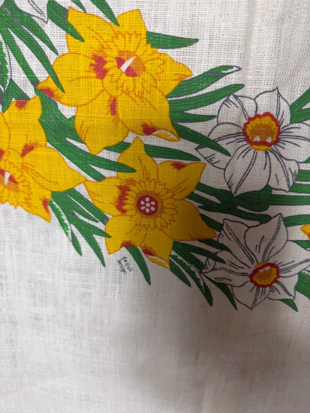 Vintage Linen Tablecloth Daffodils Yellow Floral Spring Square 33”x33”